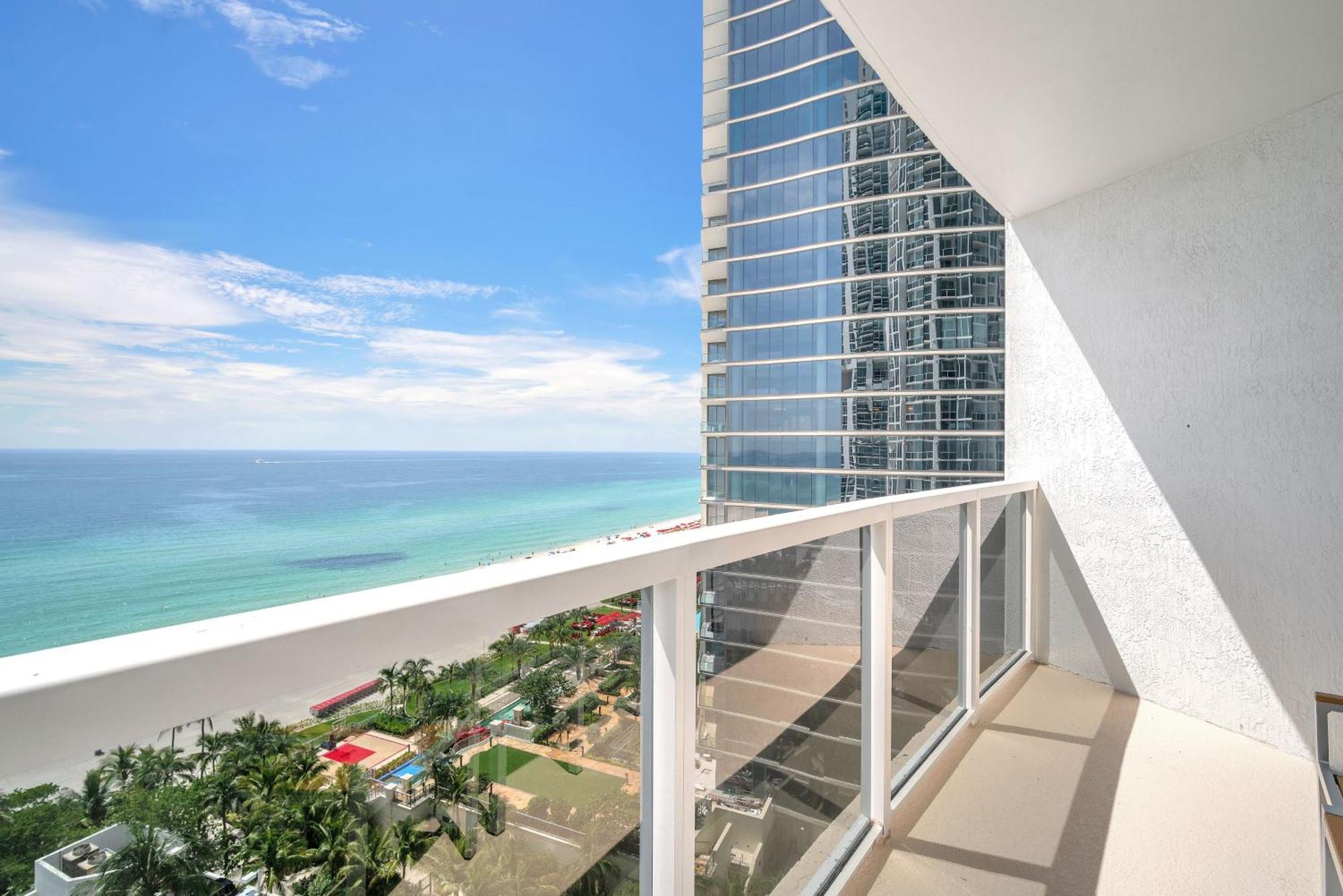 Trump Intl 2 Bedroom Apartment 1600 Sqf Ocean Front ไมอามีบีช ภายนอก รูปภาพ